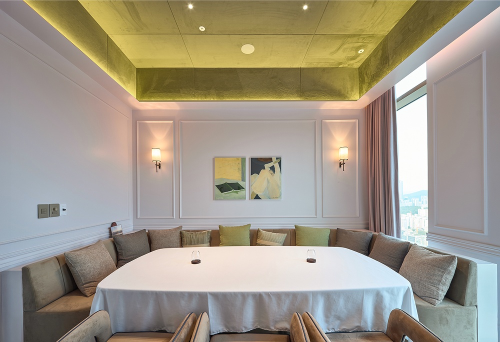 The Member's Lounge
